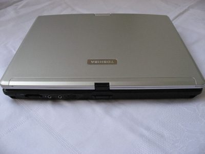 Oberseite geschlossener Laptop