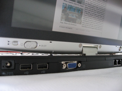 Gehäuse-Rückseite mit um 180 Grad gedrehtem Display